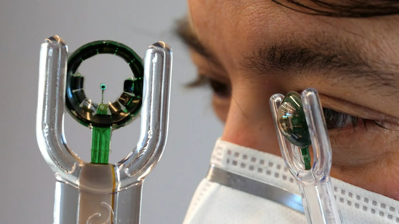 Mojo Vision Gave Me a Peek at Eye-Tracking Displays in a Contact Lens Mojo Vision Gave Me a Peek at Eye-Tracking Displays in a Contact Lens