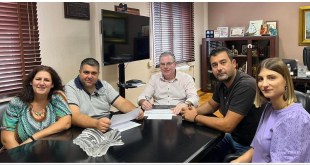 Δ.Χαλκηδόνος:Υπεγράφη η απόφαση για την επιχορήγηση του Μορφωτικού Πολιτιστικού Συλλόγου Αδένδρου ύψους 50.000 ευρώ Δ.Χαλκηδόνος:Υπεγράφη η απόφαση για την επιχορήγηση του Μορφωτικού Πολιτιστικού Συλλόγου Αδένδρου ύψους 50.000 ευρώ