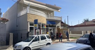 Κουφάλια-ΕΛΤΑ:Έμεινε με μια υπάλληλο !! Κουφάλια-ΕΛΤΑ:Έμεινε με μια υπάλληλο !!