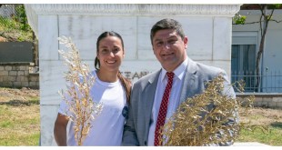 Tελετή έναρξης Αλεξάνδρειου Ειρηνοδρομίας με την Πολυνίκη Εμμανουηλίδου Tελετή έναρξης Αλεξάνδρειου Ειρηνοδρομίας με την Πολυνίκη Εμμανουηλίδου