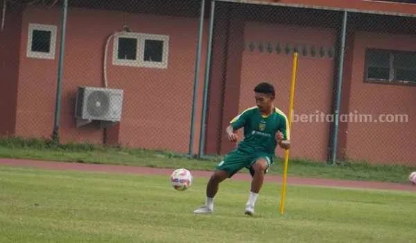 Paul Munster Minta Persebaya Tak Remehkan Madura United Paul Munster Minta Persebaya Tak Remehkan Madura United