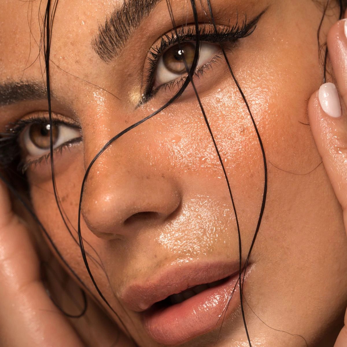 How To Put on the Unrecognizable Make-up Pattern How To Put on the Unrecognizable Make-up Pattern