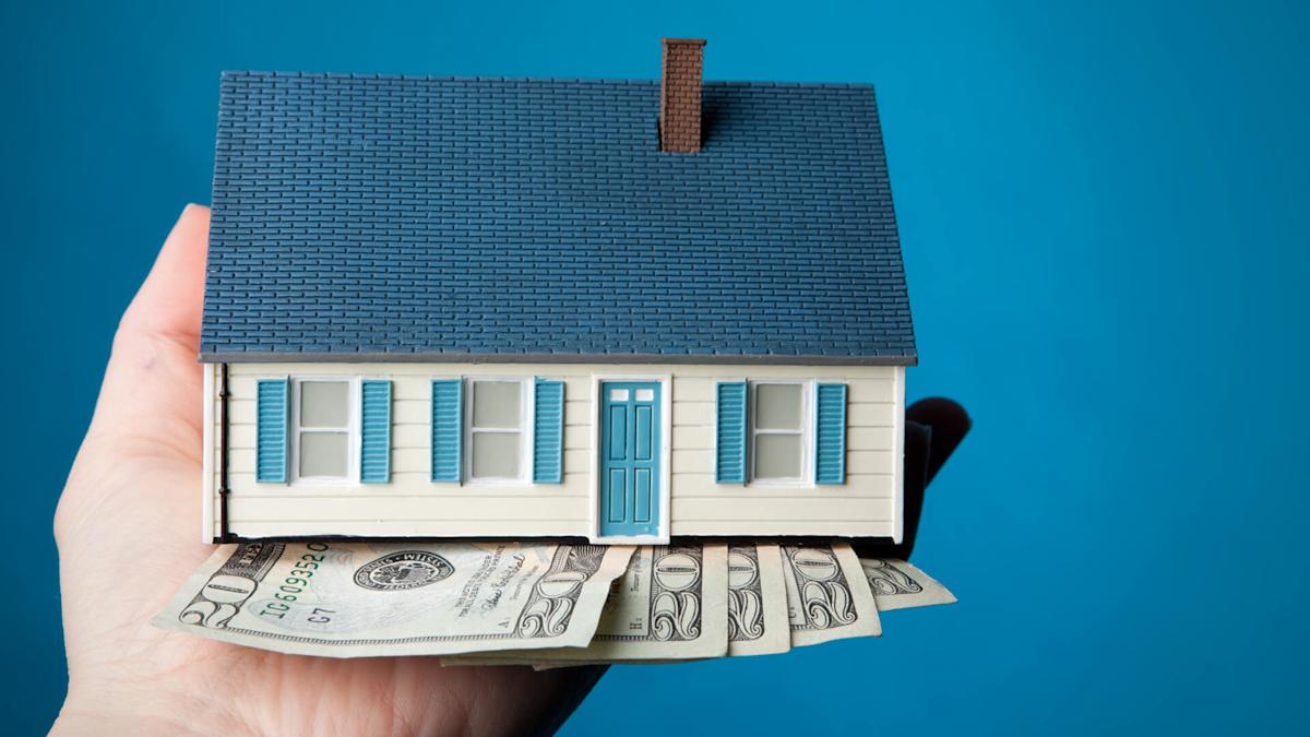 Economists are forecasting a decrease in mortgage rates. Is it the right time for you to make a home purchase? Economists are forecasting a decrease in mortgage rates. Is it the right time for you to make a home purchase?