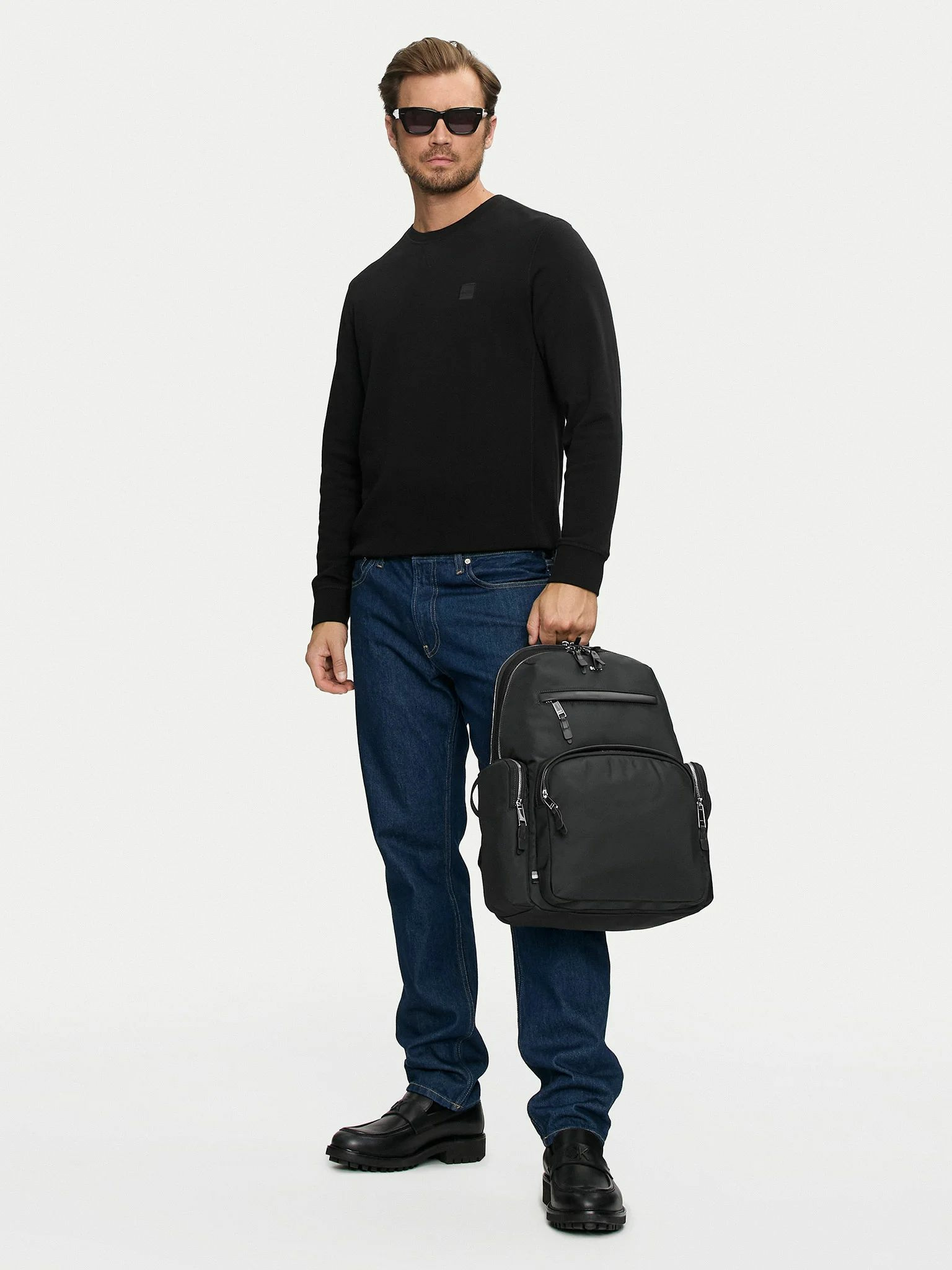 HUGO BOSS Herren Rucksack mit Logo und Zwei-Wege Reissverschluss Dunkelblau 5050... HUGO BOSS Herren Rucksack mit Logo und Zwei-Wege Reissverschluss Dunkelblau 5050...