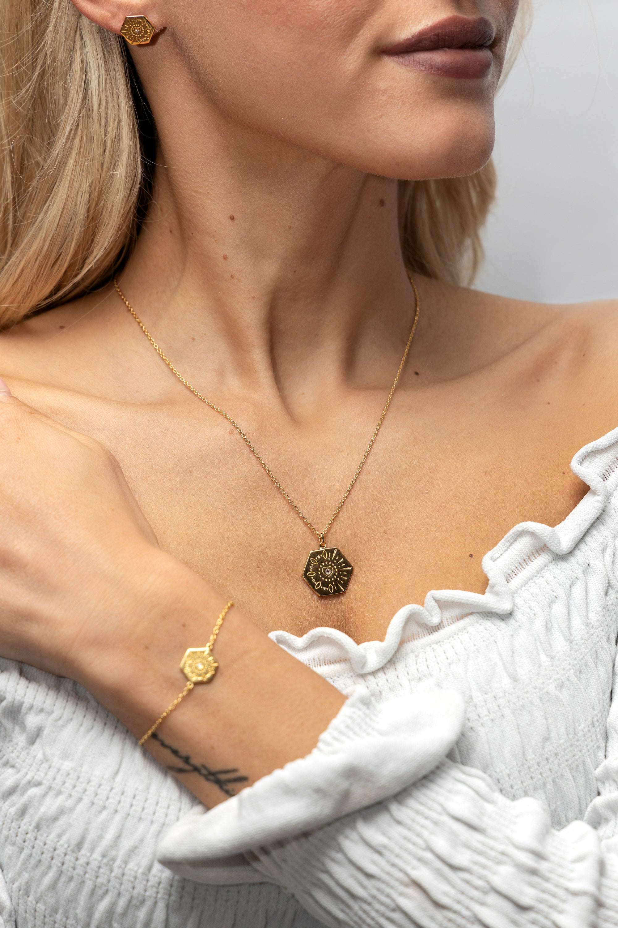 Ohrstecker 925  Silber vergoldet Tattoo Motiv Hexagon 41185161838686 – Bild 2