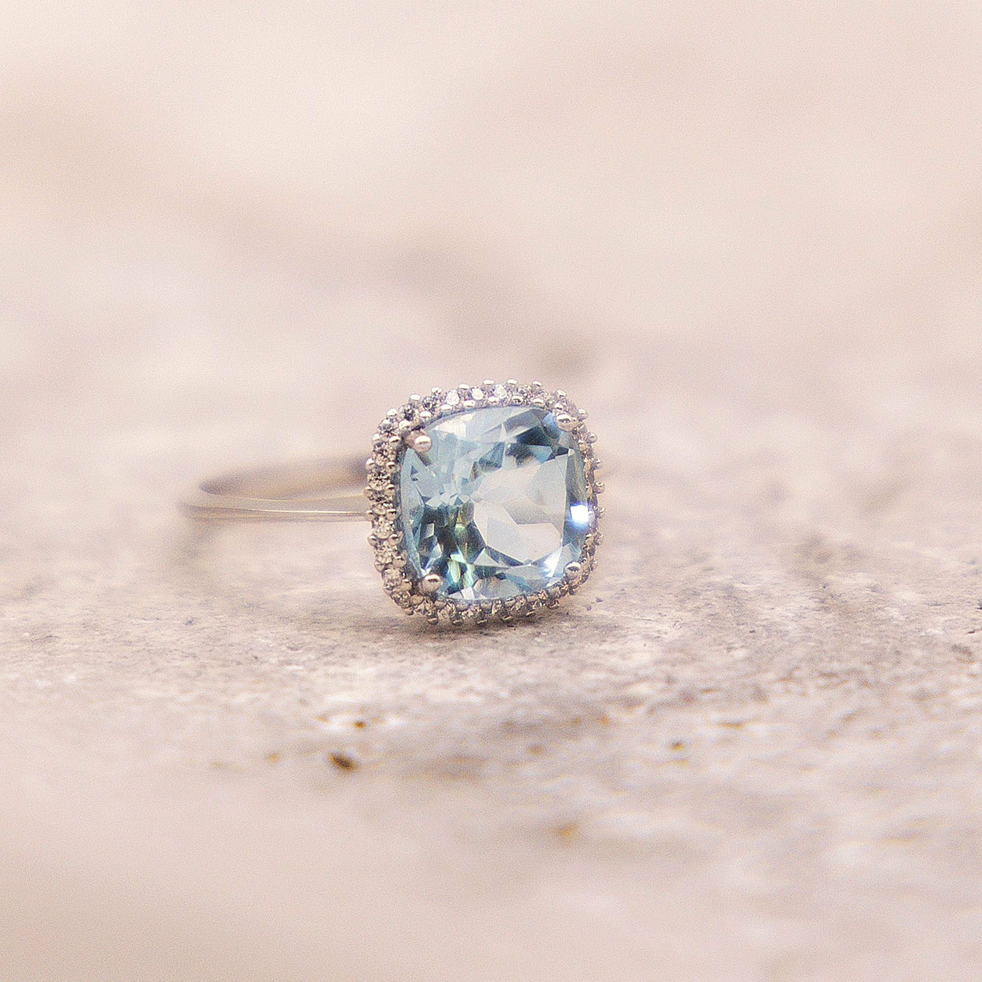 Fascination by Ellen K. 375 Weißgold mit Blautopas (beh.) und Zirkonia weiß Ring... – Bild 3