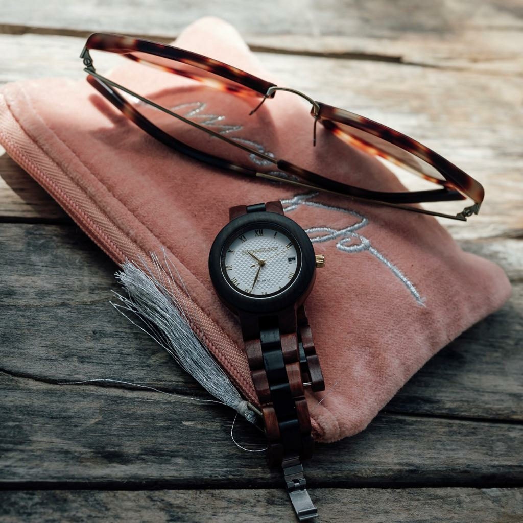 Edenhölzer Damen Armbanduhr Hardlex Virgin Gorda Datumsanzeige Edenhölzer Damen Armbanduhr Hardlex Virgin Gorda Datumsanzeige