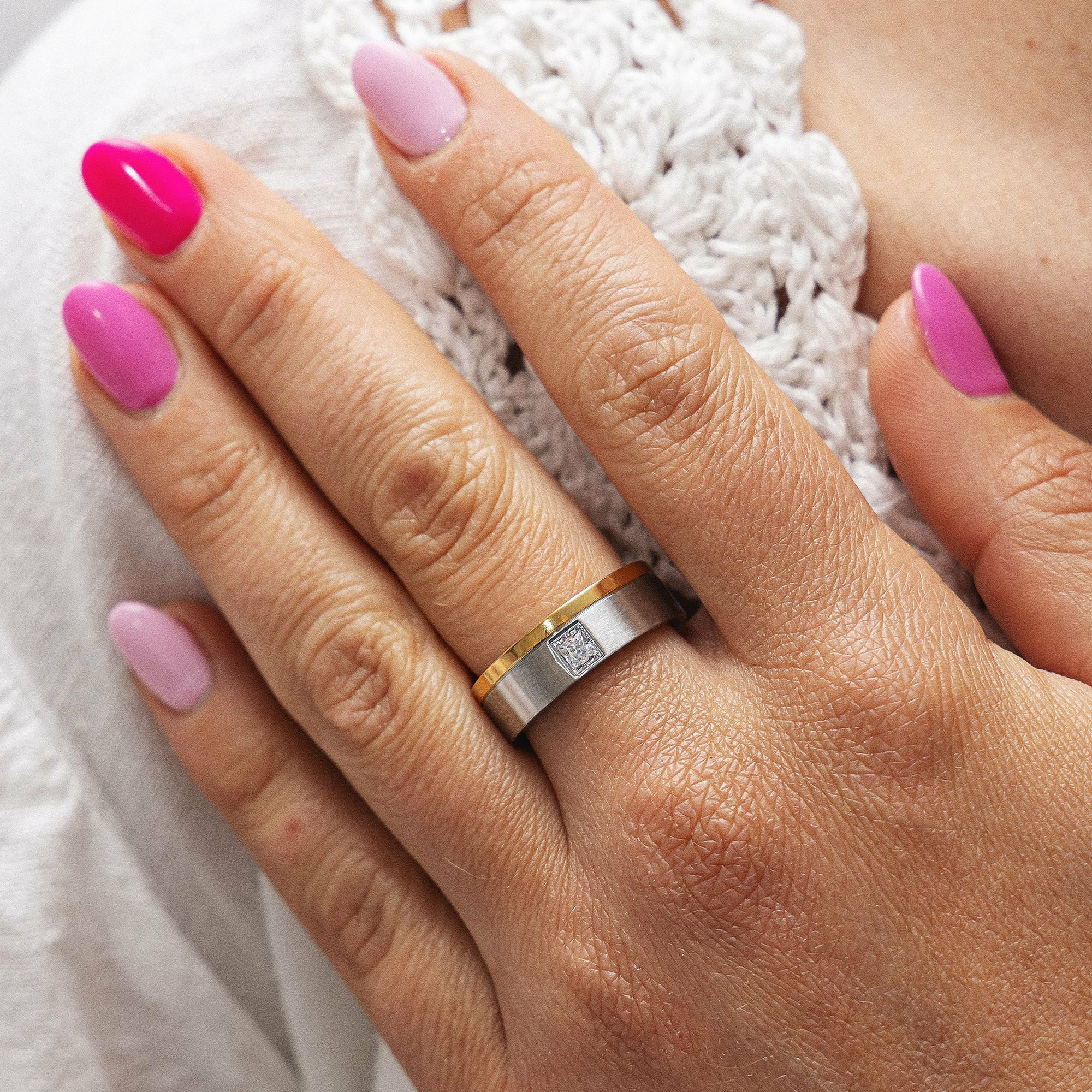 ZEEme Stainless Steel Edelstahl zweifarbig glanz/mattiert mit weißem Zirkonia Ri...