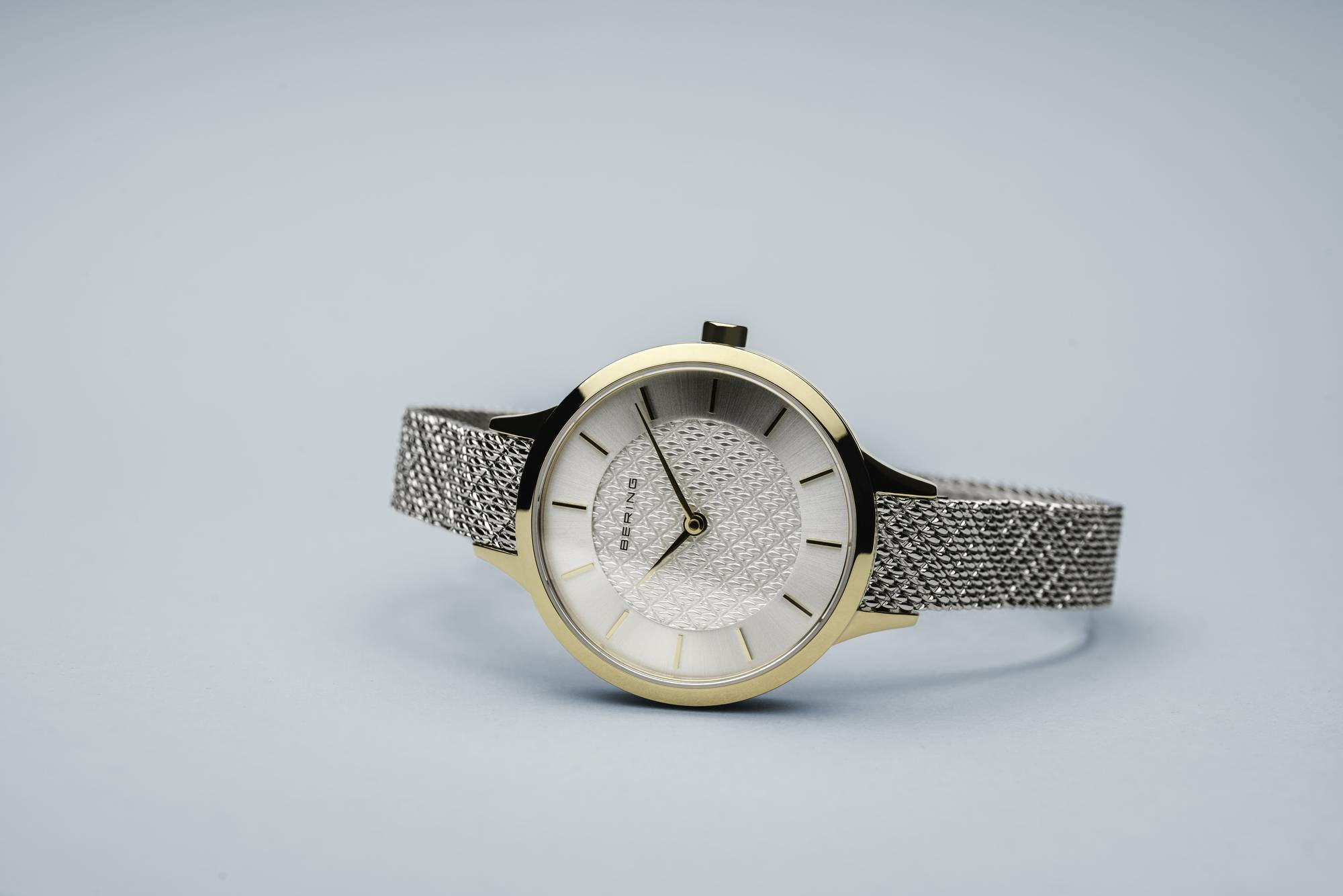 Bering Damen Armbanduhr Classic 31 mm Armband Milanaise 17831-010 Bering Damen Armbanduhr Classic 31 mm Armband Milanaise 17831-010