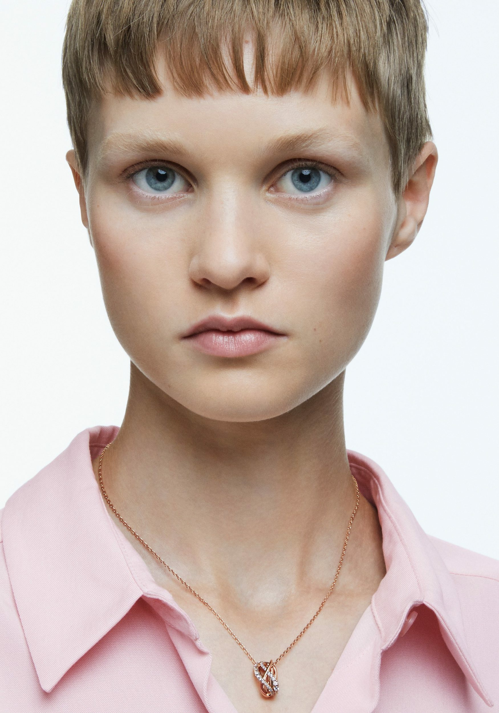 Swarovski Damen Halskette mit Anhänger Twist Weiß, Rosagoldfarbe 5620549 Swarovski Damen Halskette mit Anhänger Twist Weiß, Rosagoldfarbe 5620549