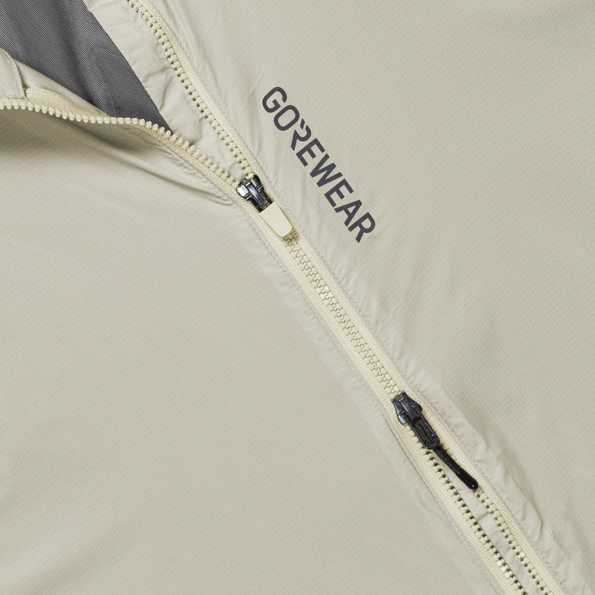 GOREWEAR DISTANCE WINDBREAKER Windweste – Bild 4