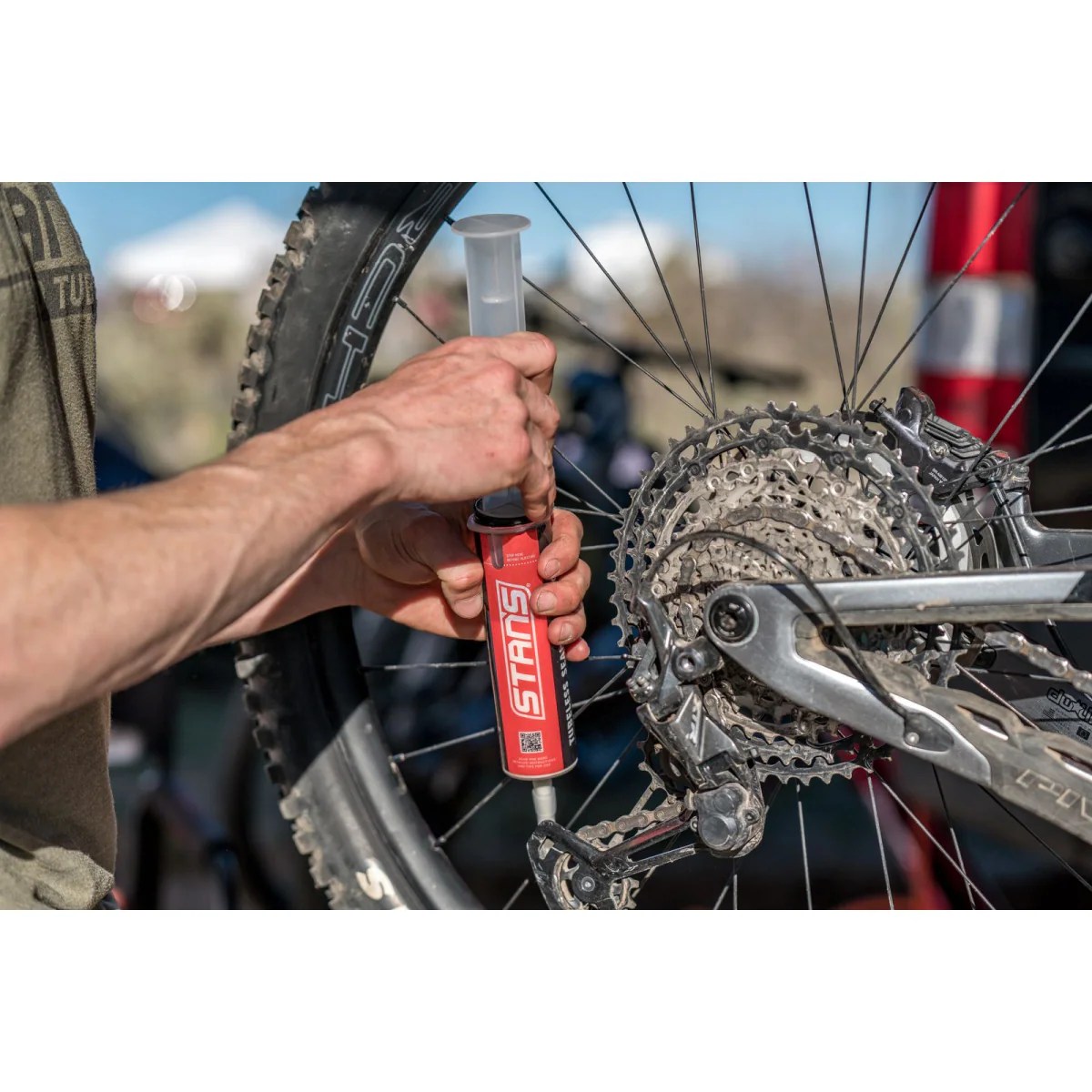 Stan's Notubes Tubeless Sealant Injector Befüllspritze, 150 ml – Bild 2