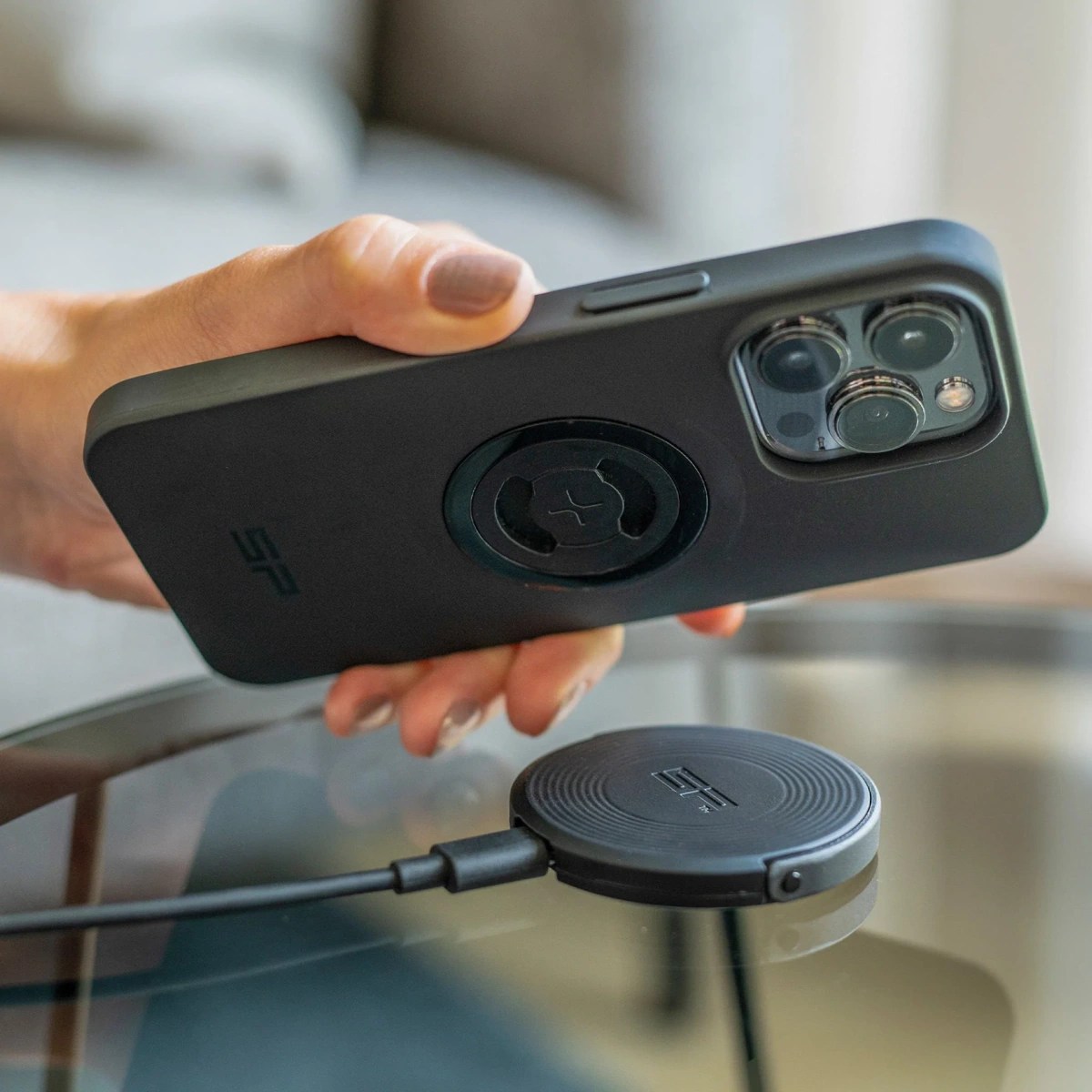 SP Connect Charging Pad SPC+ induktive Ladestation – Bild 5