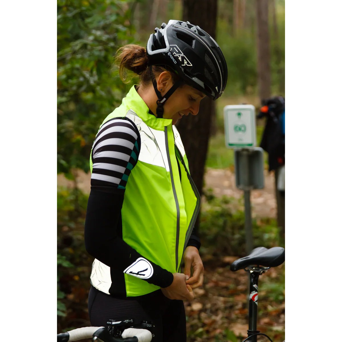 WOWOW DARK JACKET 1.1 Reflex Weste – Bild 4