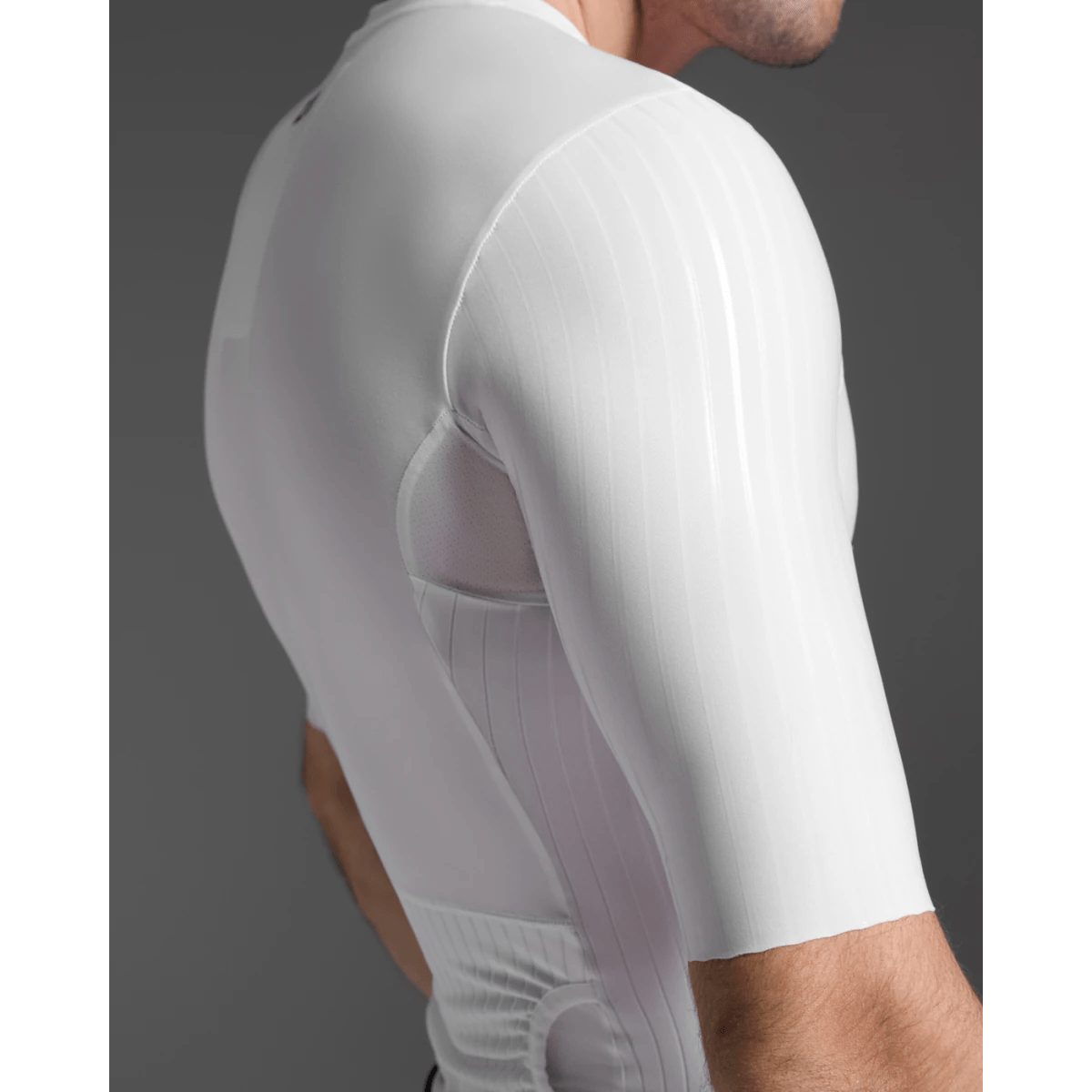 2XU Light Speed React Sleeved Trisuit – Bild 3