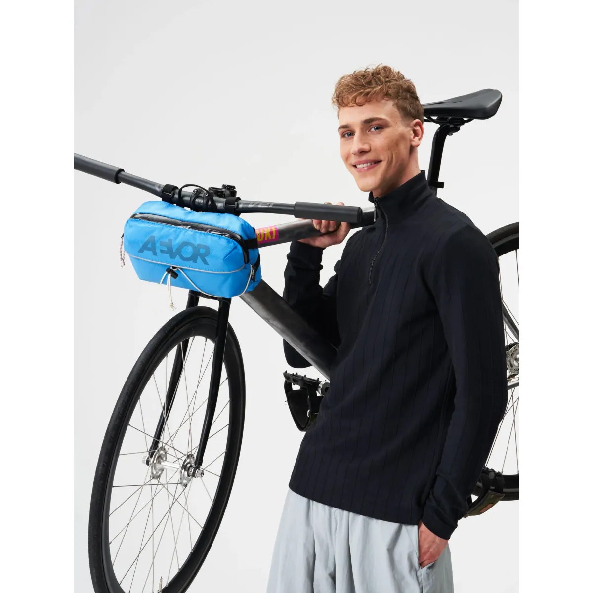 AEVOR BAR BAG Lenkertasche – Bild 4