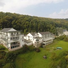 Rosen-Wellness für Zwei inkl. Whirlwannenbad Rosen-Wellness für Zwei inkl. Whirlwannenbad