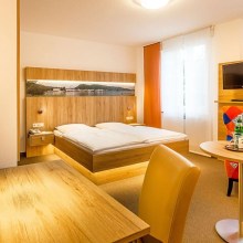 Frühling am Rhein Frühling am Rhein