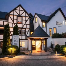 Wellness Deluxe inkl. Abendessen und Massage Wellness Deluxe inkl. Abendessen und Massage