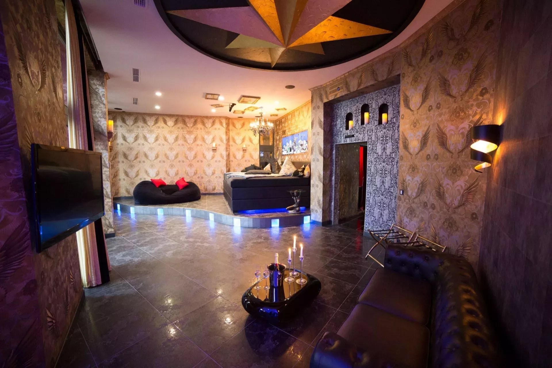 Luxus pur - Privat-Wellness-Erotik-Ambiente für Zwei Luxus pur - Privat-Wellness-Erotik-Ambiente für Zwei