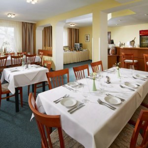 Golfpaket mit Unterkunft im De Luxe-Zimmer (2 Nächte) Golfpaket mit Unterkunft im De Luxe-Zimmer (2 Nächte)