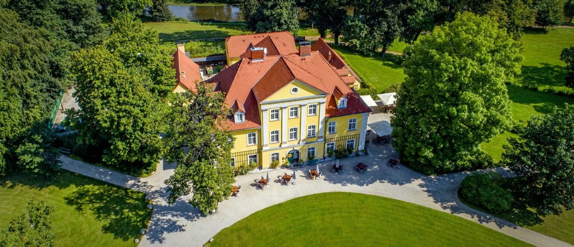 Paket Schloss Lomnitz Paket Schloss Lomnitz