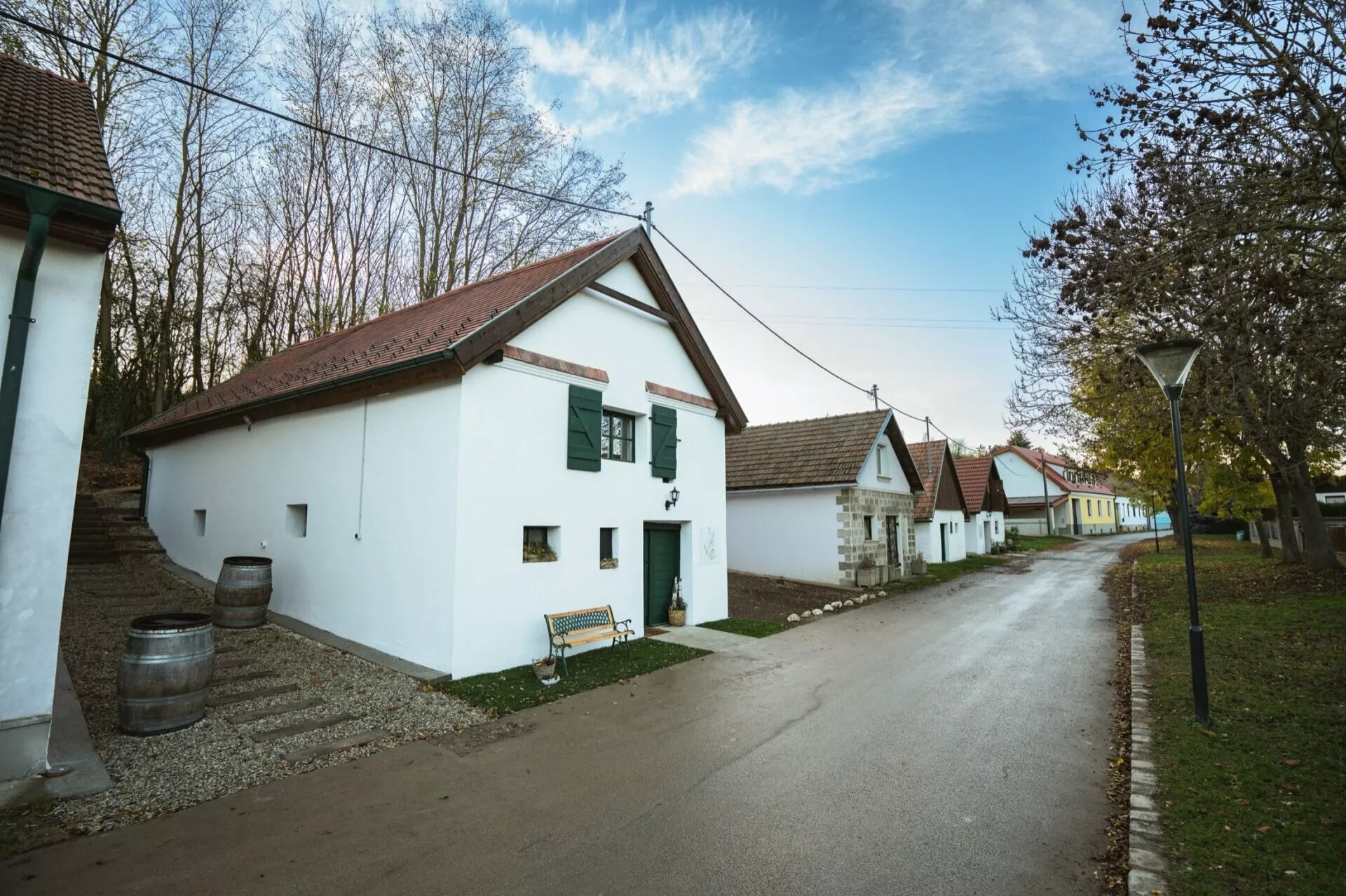 Schlafen im Weinfass Deluxe + Romantik Wellness Schlafen im Weinfass Deluxe + Romantik Wellness