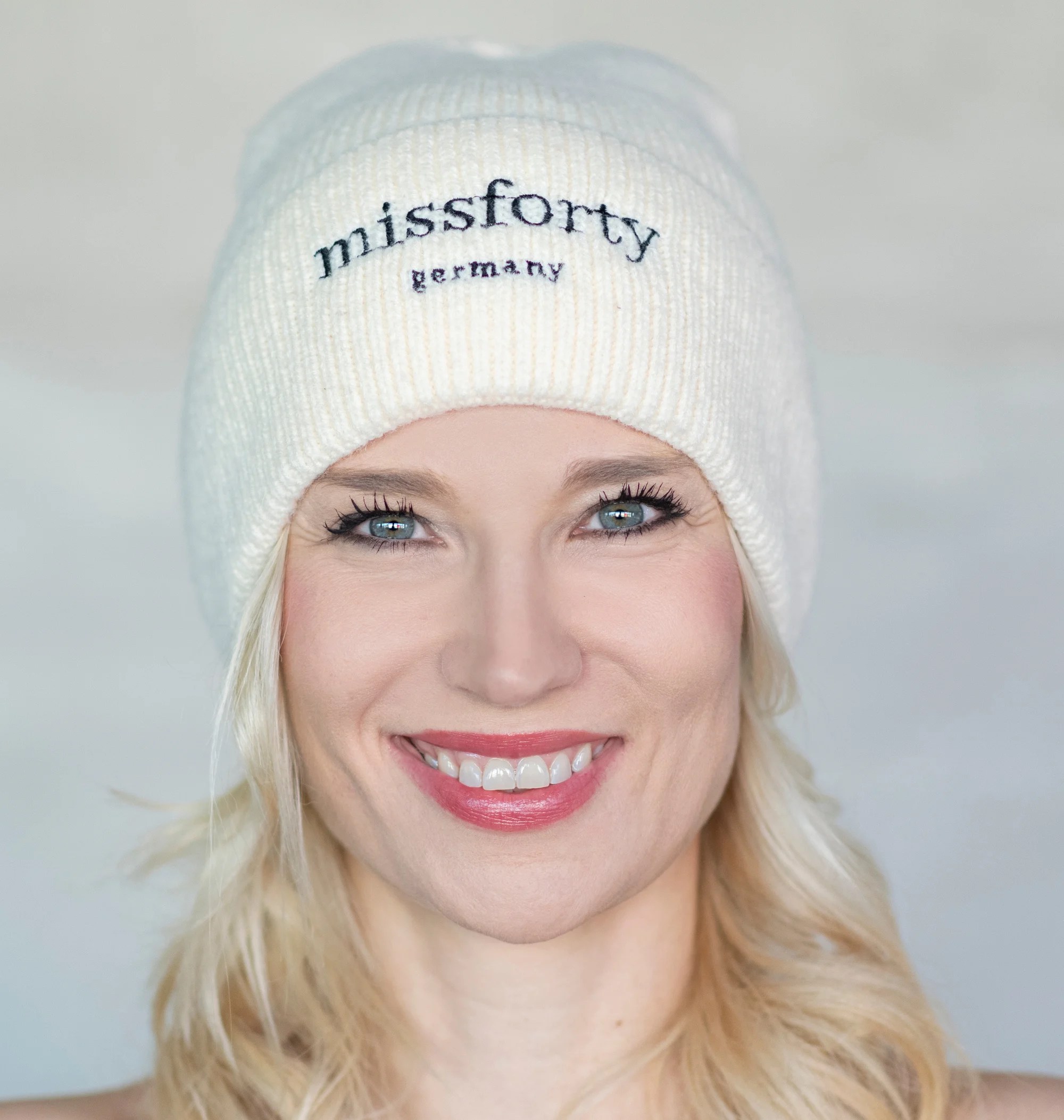 Damen Strickmütze Beanie Strickbeanie Frauengeschenk Geschenkbox weiß ivory Damen Strickmütze Beanie Strickbeanie Frauengeschenk Geschenkbox weiß ivory