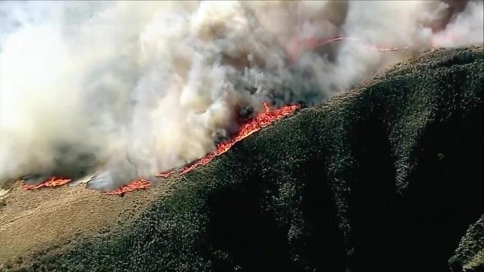 Ventura County fire sustained by effective winds triggers discharges Ventura County fire sustained by effective winds triggers discharges