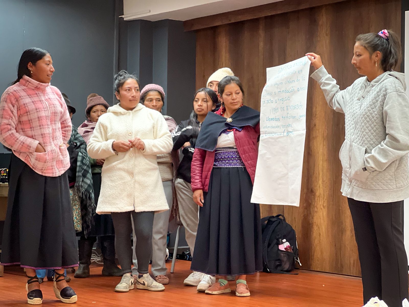 Pobladores de Juan B. Vela conocen sobre seguridad Pobladores de Juan B. Vela conocen sobre seguridad