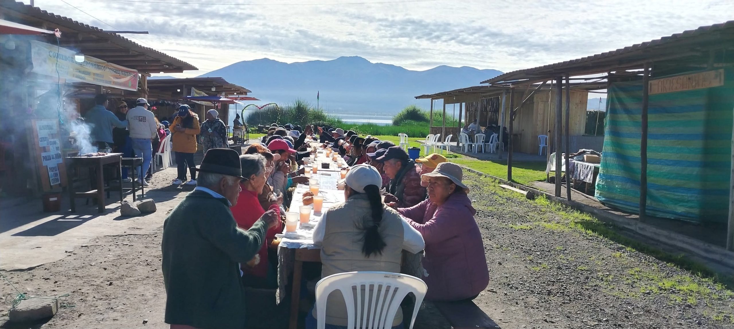Mirada hacia Otavalo y Cotacachi Mirada hacia Otavalo y Cotacachi