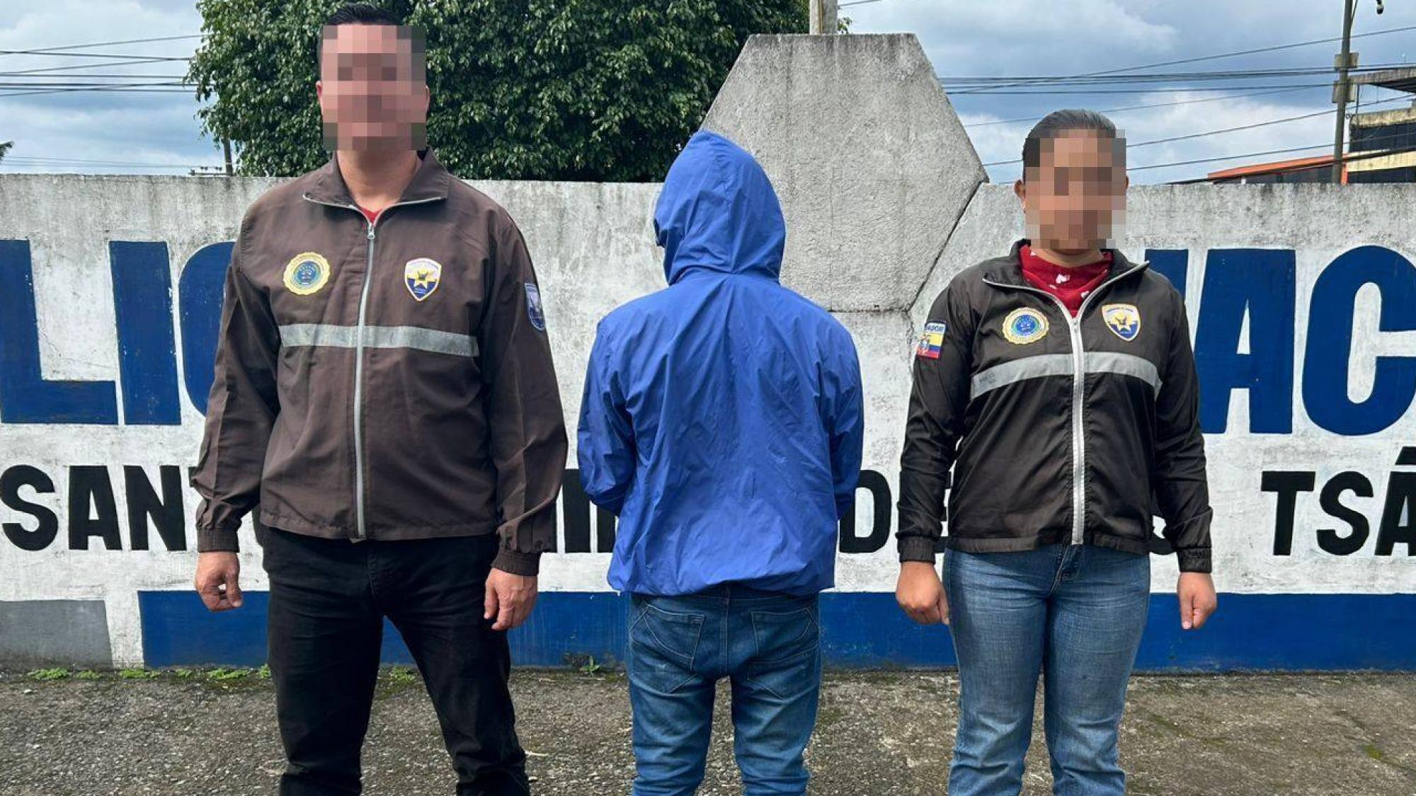 Santo Domingo aprehenden a adolescente con un kilo de cocaína en bus interprovincial Santo Domingo aprehenden a adolescente con un kilo de cocaína en bus interprovincial