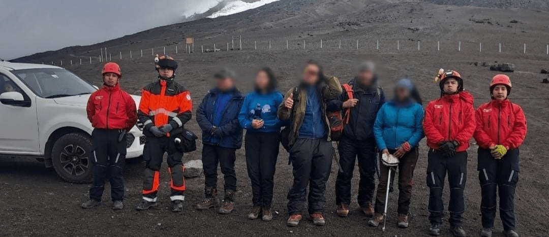 Ocho excursionistas fueron rescatados tras extraviarse en el Cotopaxi Ocho excursionistas fueron rescatados tras extraviarse en el Cotopaxi