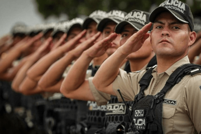 Presidente dispuso el traslado temporal de la Comandancia de la Policía a Guayaquil Presidente dispuso el traslado temporal de la Comandancia de la Policía a Guayaquil