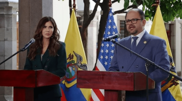 Ecuador y Estados Unidos firman acuerdo para intercambiar “oficiales de enlace” Ecuador y Estados Unidos firman acuerdo para intercambiar “oficiales de enlace”