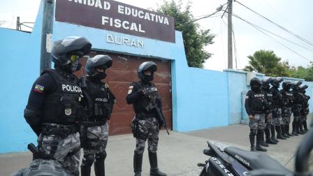 Gobierno implementa plan que permitirá ingreso de la fuerza pública en colegios en casos de riesgo Gobierno implementa plan que permitirá ingreso de la fuerza pública en colegios en casos de riesgo