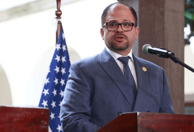 Ministro denunció a fiscal que aplicó medidas alternativas a presuntos asesinos Ministro denunció a fiscal que aplicó medidas alternativas a presuntos asesinos