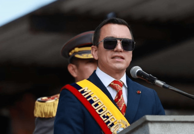 Presidente remite cuatro preguntas de la Consulta Popular a la Corte Constitucional Presidente remite cuatro preguntas de la Consulta Popular a la Corte Constitucional