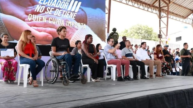 Daniel Noboa entregó reconocimientos a cuidadores de personas vulnerables Daniel Noboa entregó reconocimientos a cuidadores de personas vulnerables