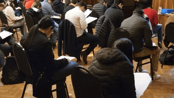 Argentina dejará de convalidar títulos médicos ecuatorianos tras fraude en pruebas Argentina dejará de convalidar títulos médicos ecuatorianos tras fraude en pruebas