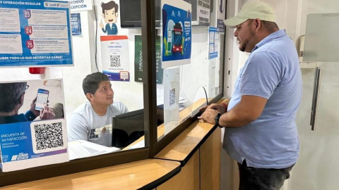 Gobierno de Ecuador inicia pagos a transportistas afectados por eliminación del subsidio al diésel Gobierno de Ecuador inicia pagos a transportistas afectados por eliminación del subsidio al diésel