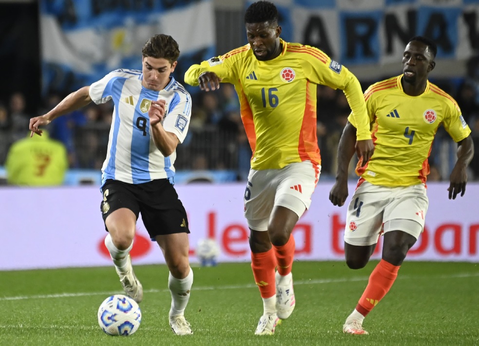 Comlombia empató con Argentina y queda a 3 puntos del Mundial Comlombia empató con Argentina y queda a 3 puntos del Mundial