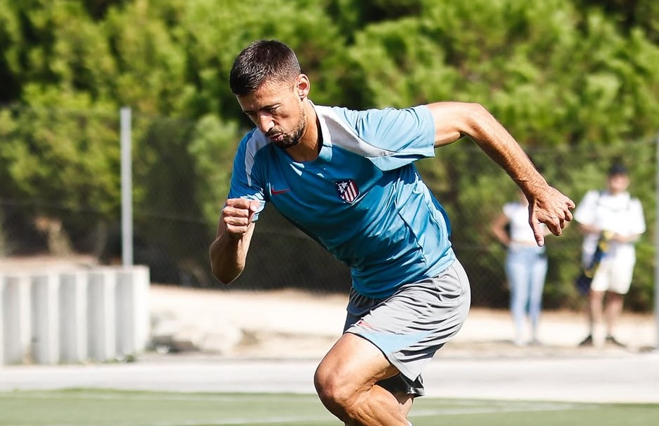 Lenglet rescinde con FC Barcelona y ficha por Atlético de Madrid Lenglet rescinde con FC Barcelona y ficha por Atlético de Madrid