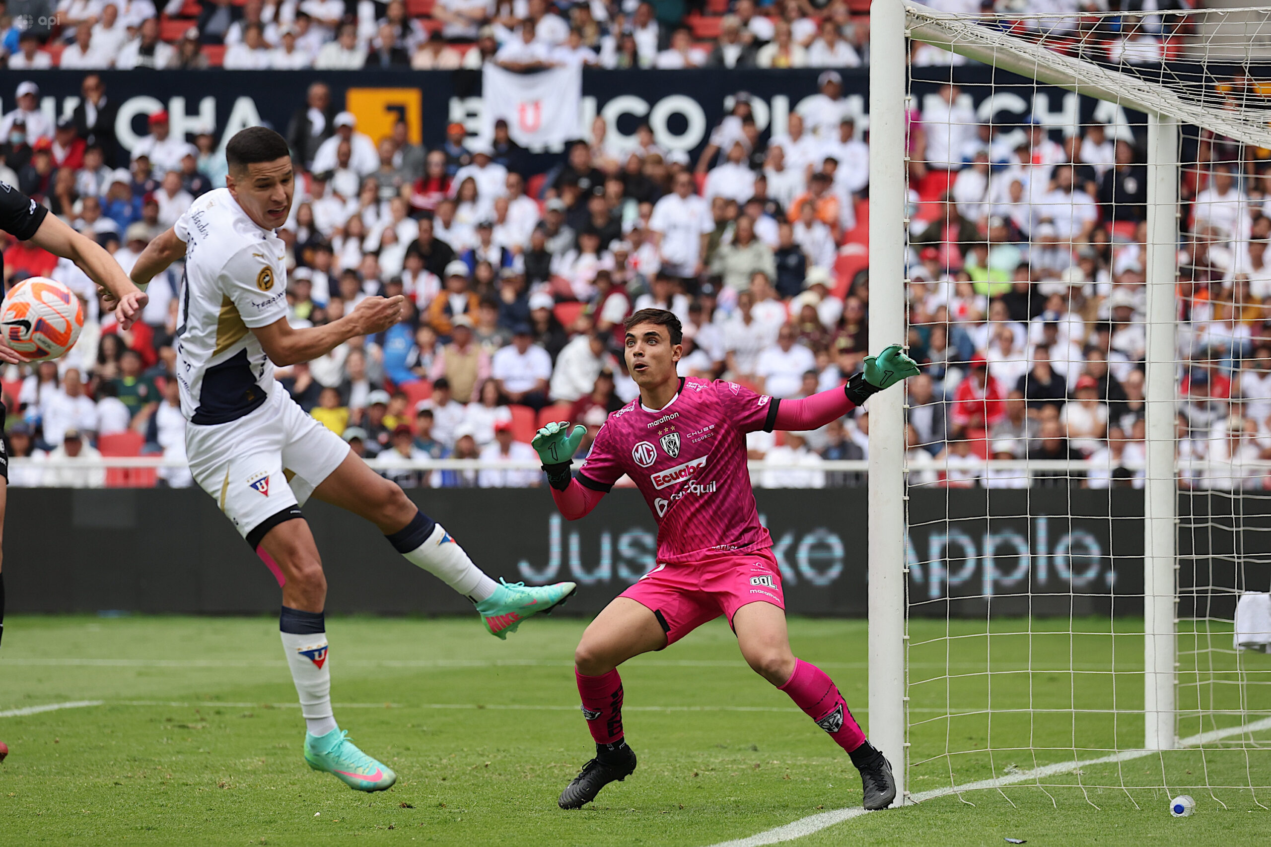 Alex Arce regresaría a Independiente Rivadavia Alex Arce regresaría a Independiente Rivadavia