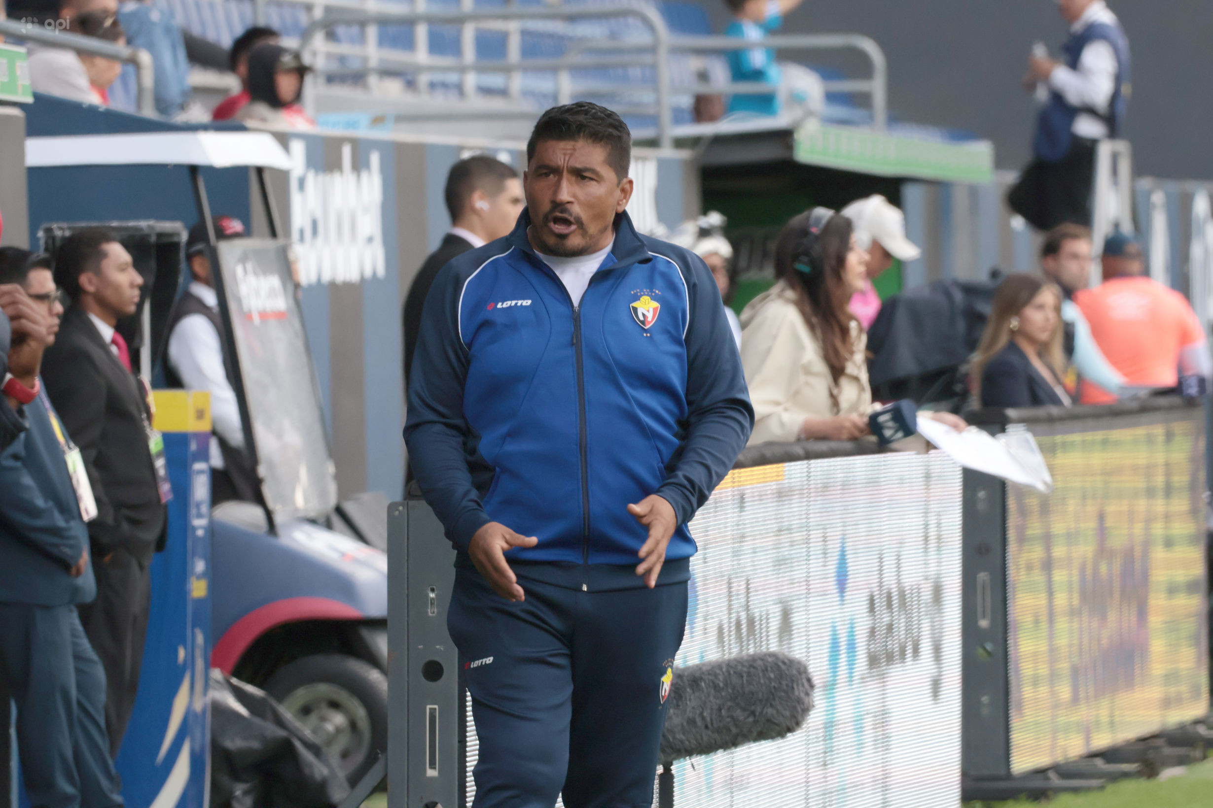 Omar Asad renuncia a El Nacional por crisis económica Omar Asad renuncia a El Nacional por crisis económica