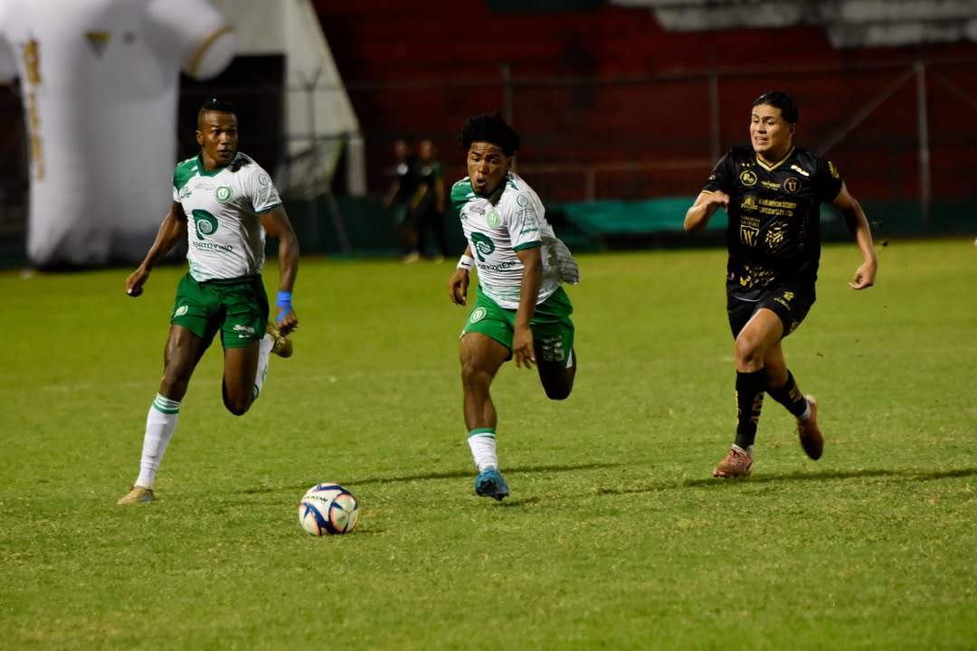 Liga de Portoviejo recupera el liderato tras derrotar a El Carmen Liga de Portoviejo recupera el liderato tras derrotar a El Carmen