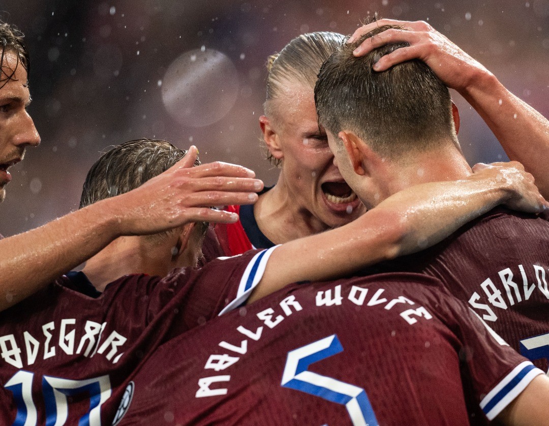 Noruega liderada por Haaland golea a Italia y lidera el Grupo I Noruega liderada por Haaland golea a Italia y lidera el Grupo I