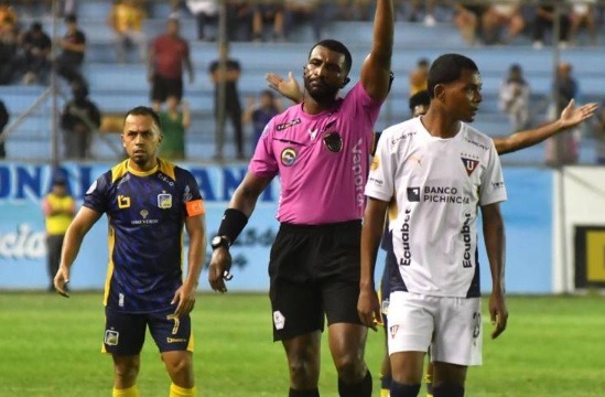 La frase del árbitro que indignó a Delfín SC La frase del árbitro que indignó a Delfín SC