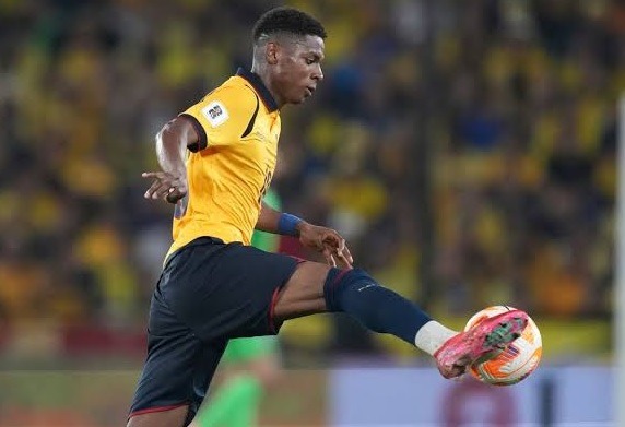 Nilson Angulo ha despertado el interés del Sevilla de España Nilson Angulo ha despertado el interés del Sevilla de España