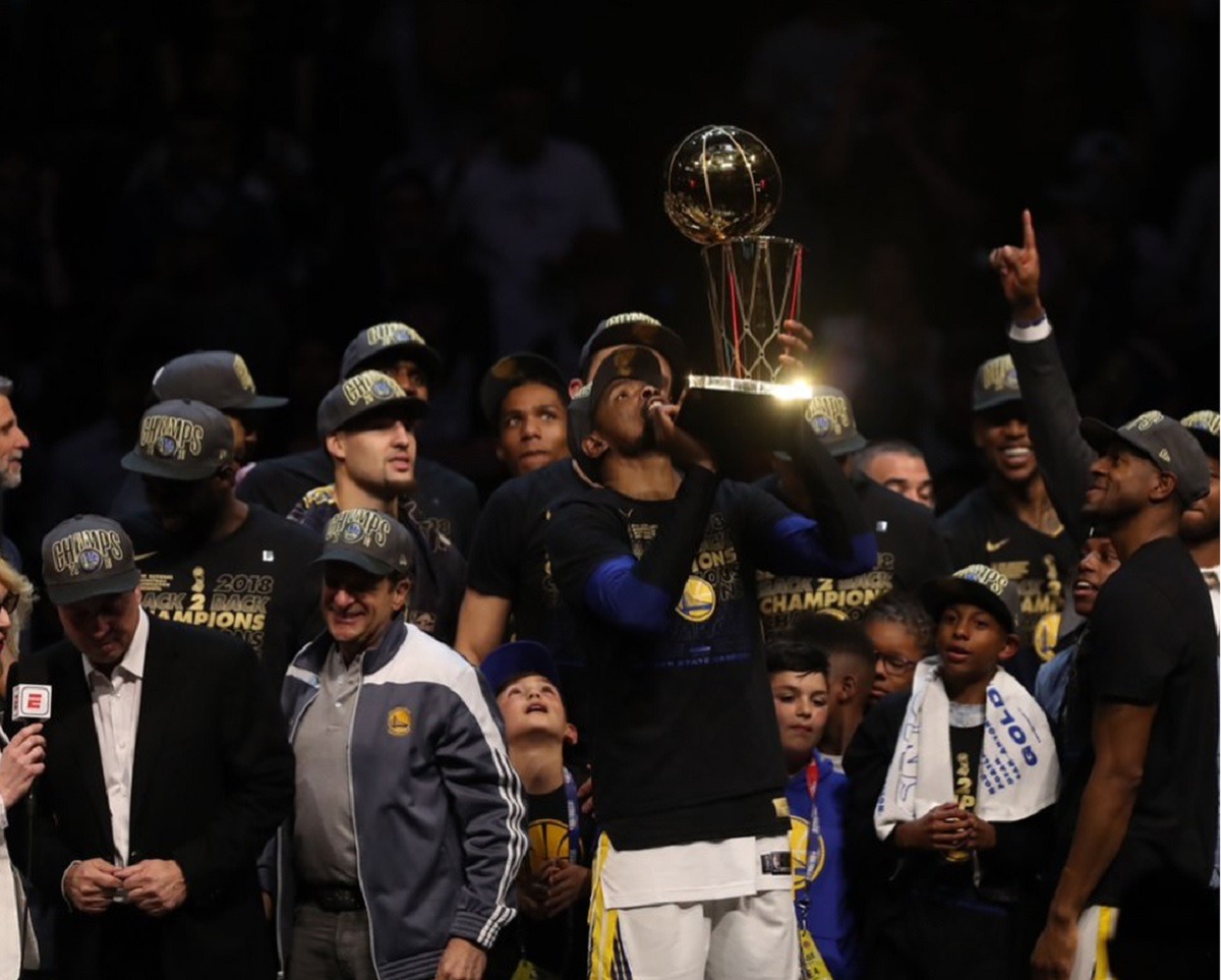 Kevin Durant y el histórico traspaso en la NBA Kevin Durant y el histórico traspaso en la NBA